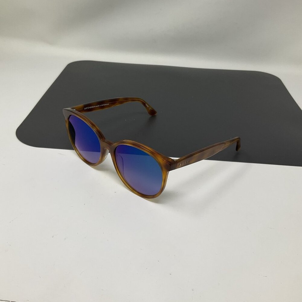 DIFF Cosmo Polarized Sunglasses - image 2